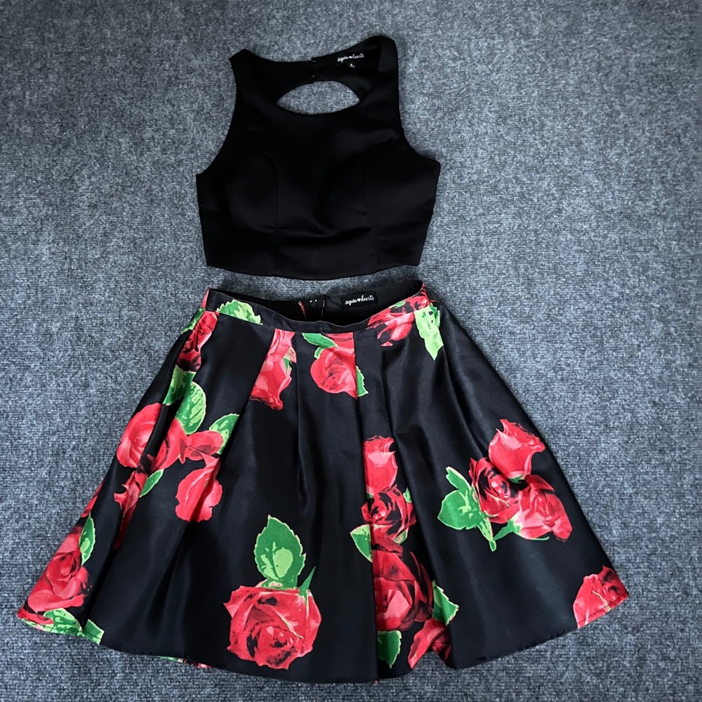 Sequin Hearts 2 Piece Set Black Crop Top Red Rose Floral Skirt Prom Size 3